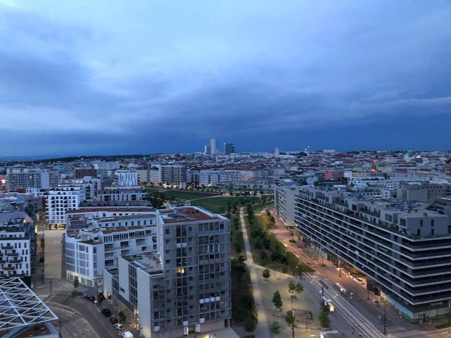 Stunning View Over Vienna In City Center Apartment Ngoại thất bức ảnh