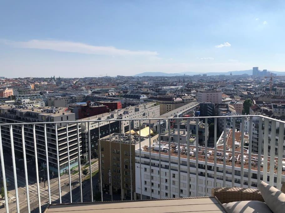 Stunning View Over Vienna In City Center Apartment Ngoại thất bức ảnh