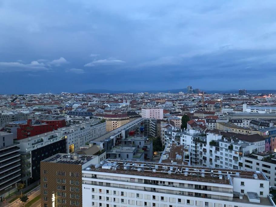 Stunning View Over Vienna In City Center Apartment Ngoại thất bức ảnh